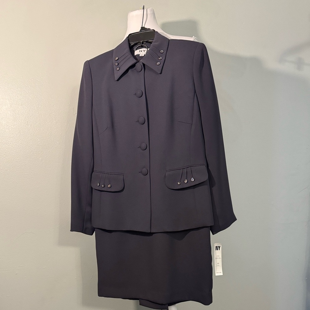 Elegant Gray Skirt Suit